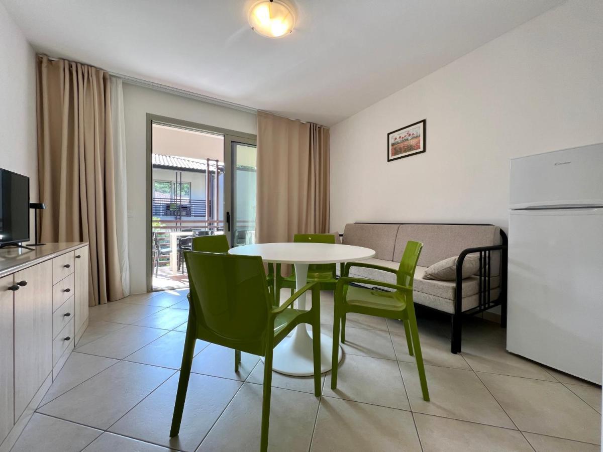 Prassitele Apartments リニャーノ・サッビアドーロ エクステリア 写真